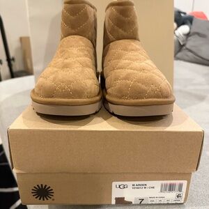 Moving sale. Brand new women’s UGG boots